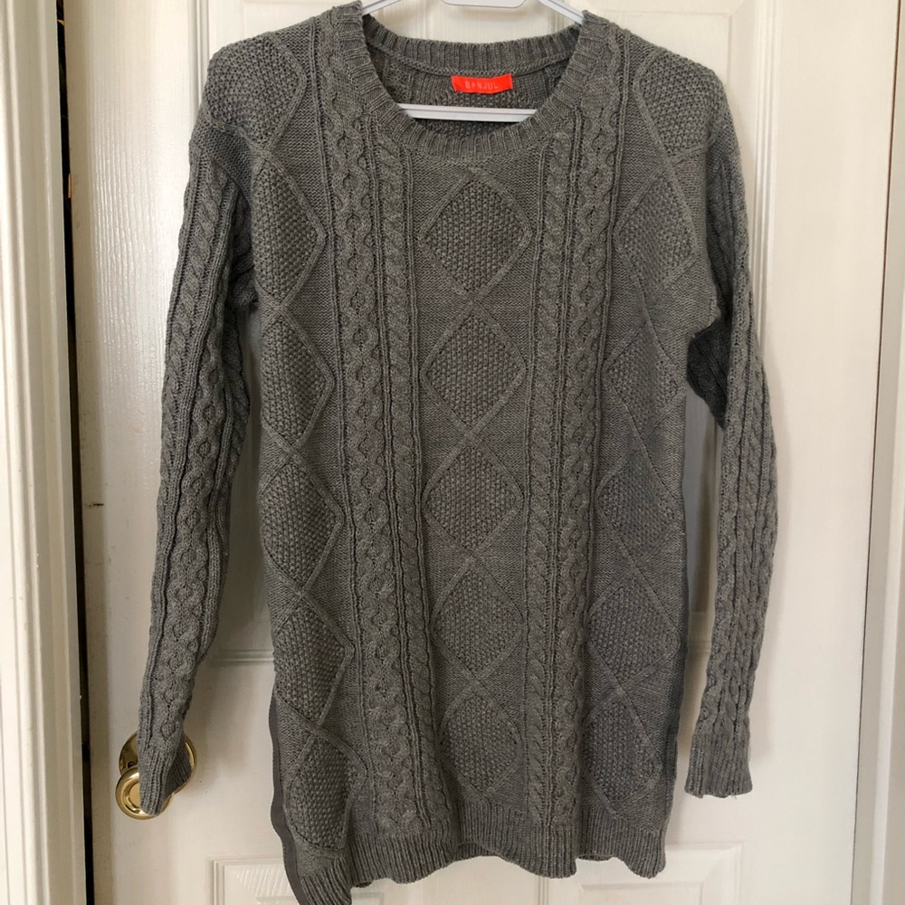 Tunic sweater with side zipper NWOT